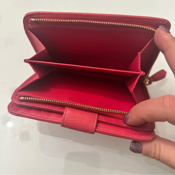 Authentic Prada Saffiano Wallet - Picture 6 of 6